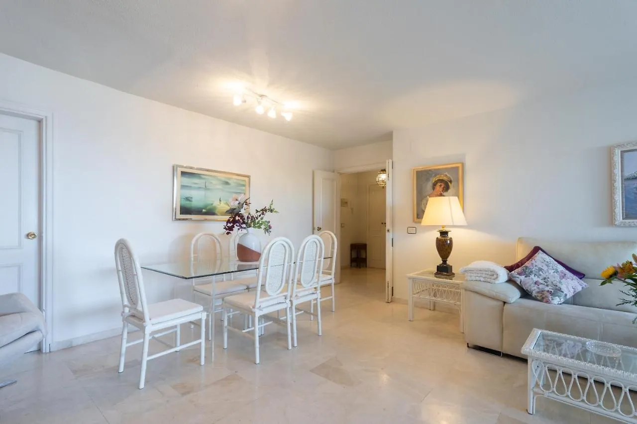 Apartment With Swimming-Pool Marbella